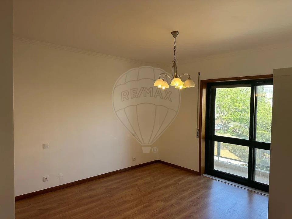 Apartamento T3 para Arrendamento em São Felix da Marinha Foto 1