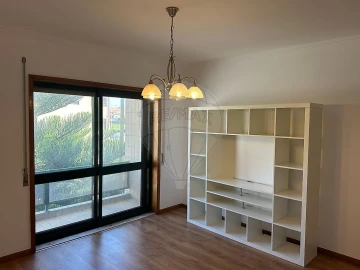 Apartamento T3 para Arrendamento em São Felix da Marinha