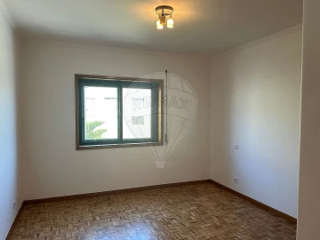 Apartamento T3 para Arrendamento em São Felix da Marinha