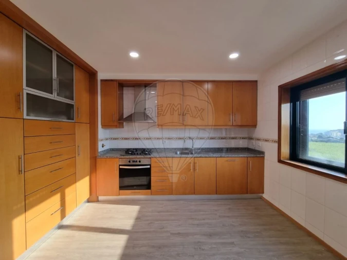 Apartamento T3 para Arrendamento em São Felix da Marinha Foto 4