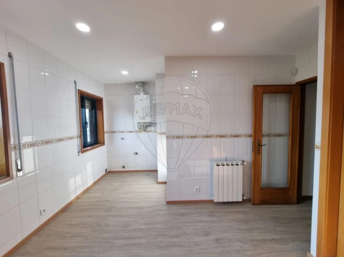 Apartamento T3 para Arrendamento em São Felix da Marinha Foto 2