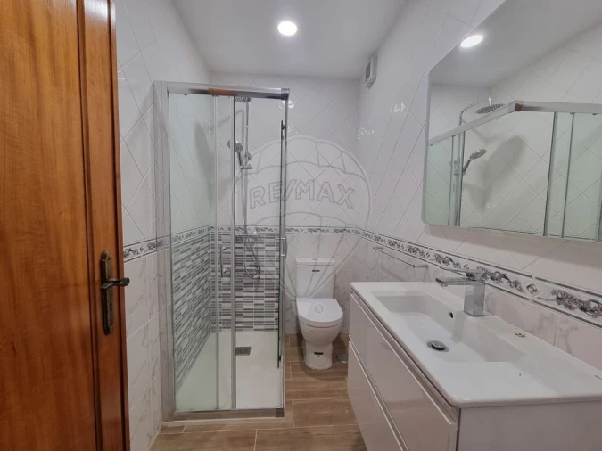 Apartamento T3 para Arrendamento em São Felix da Marinha Foto 13