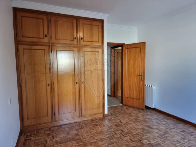 Apartamento T3 para Arrendamento em São Felix da Marinha Foto 11