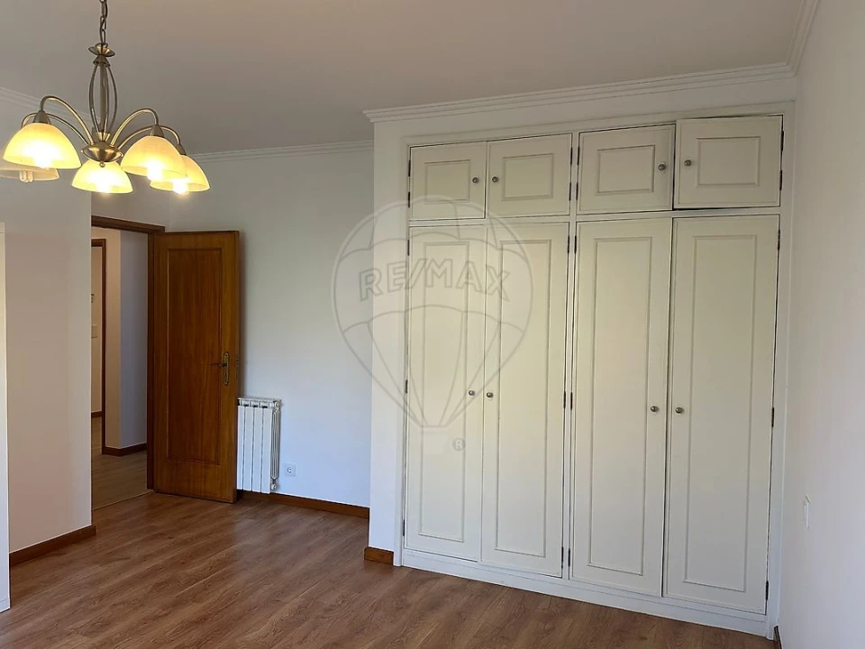 Apartamento T3 para Arrendamento em São Felix da Marinha Foto 5