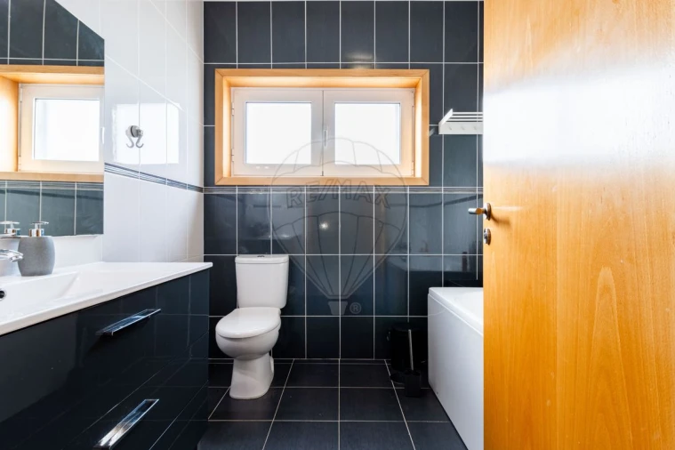 Moradia T5 para Venda em Custóias, Leça do Balio e Guifões Foto 24