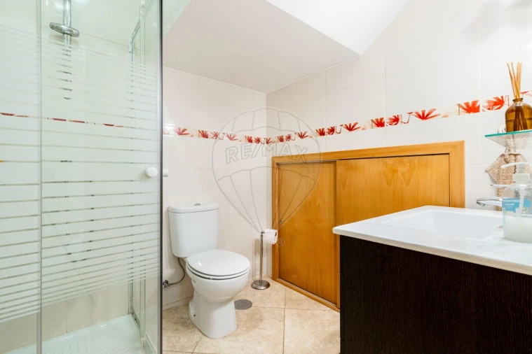 Moradia T5 para Venda em Custóias, Leça do Balio e Guifões Foto 12