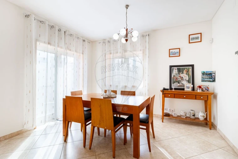 Moradia T5 para Venda em Custóias, Leça do Balio e Guifões Foto 9