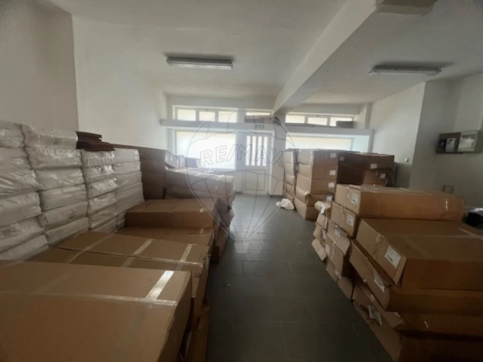 Armazém para Arrendamento em Santa Maria de Lamas Foto 12