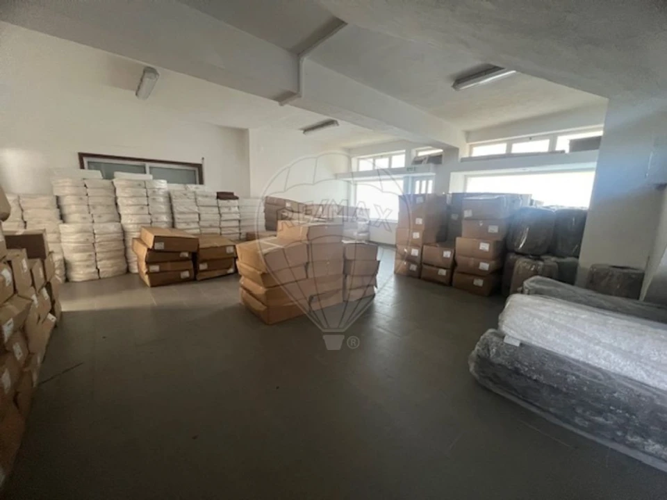 Armazém para Arrendamento em Santa Maria de Lamas Foto 11