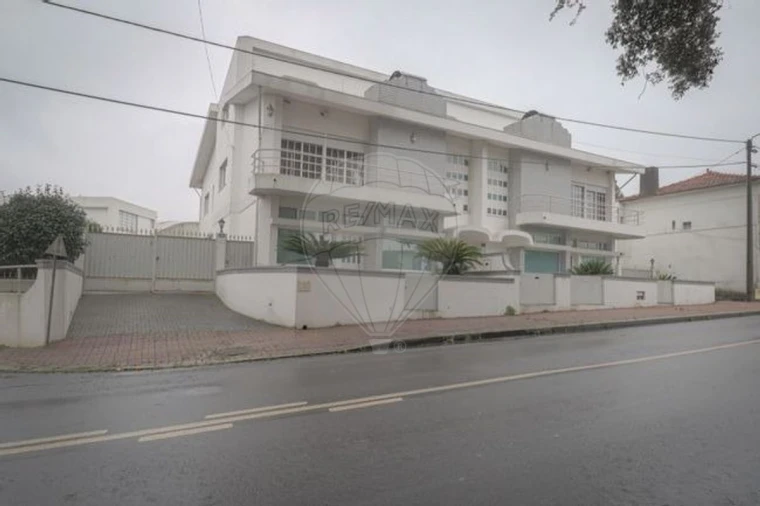 Armazém para Arrendamento em Santa Maria de Lamas Foto 2