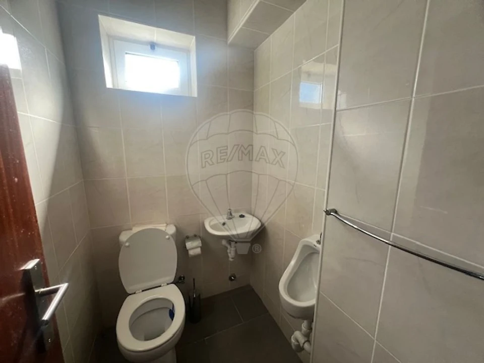 Armazém para Arrendamento em Santa Maria de Lamas Foto 15