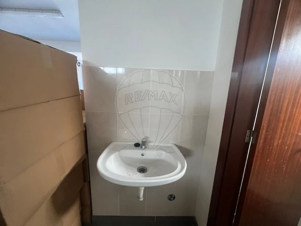 Armazém para Arrendamento em Santa Maria de Lamas Foto 18