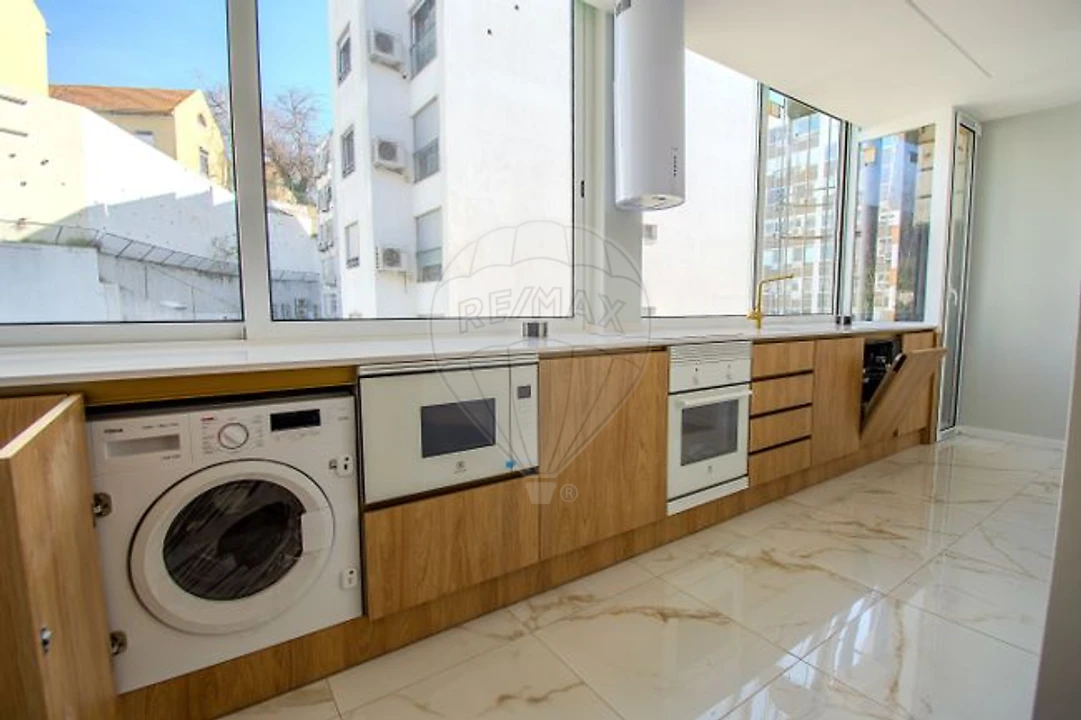 Apartamento T3 para Venda em Santo António Foto 24