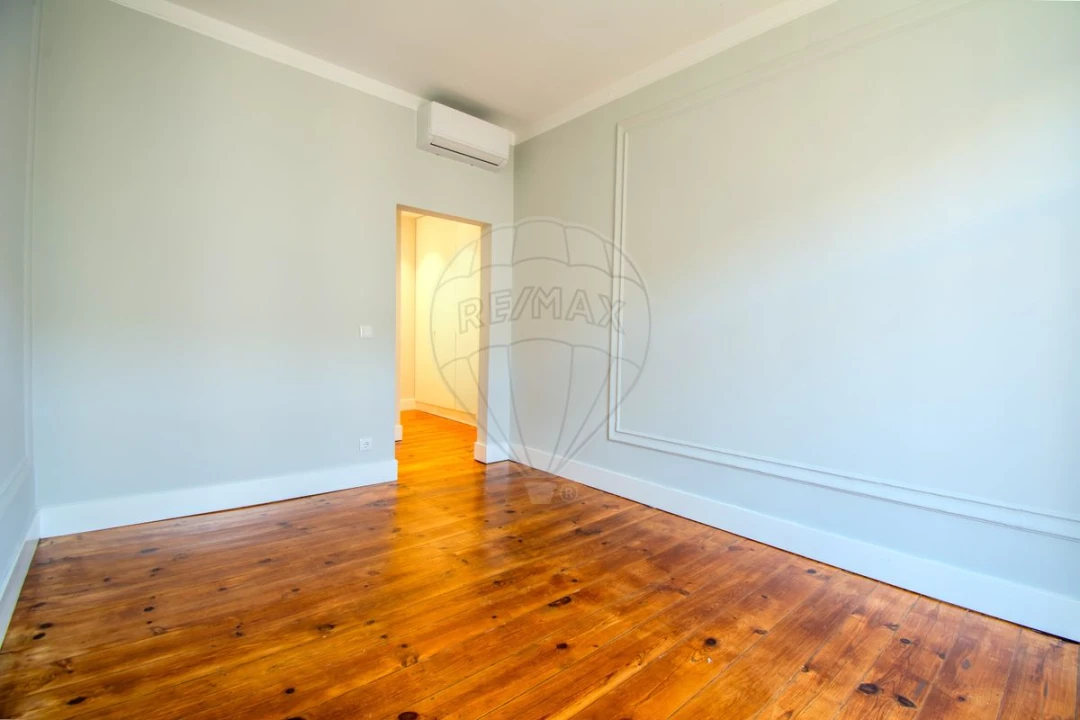 Apartamento T3 para Venda em Santo António Foto 4