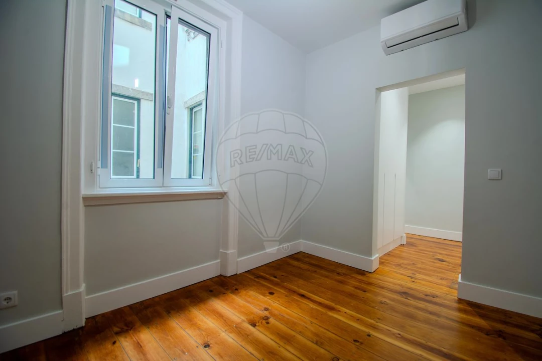 Apartamento T3 para Venda em Santo António Foto 18