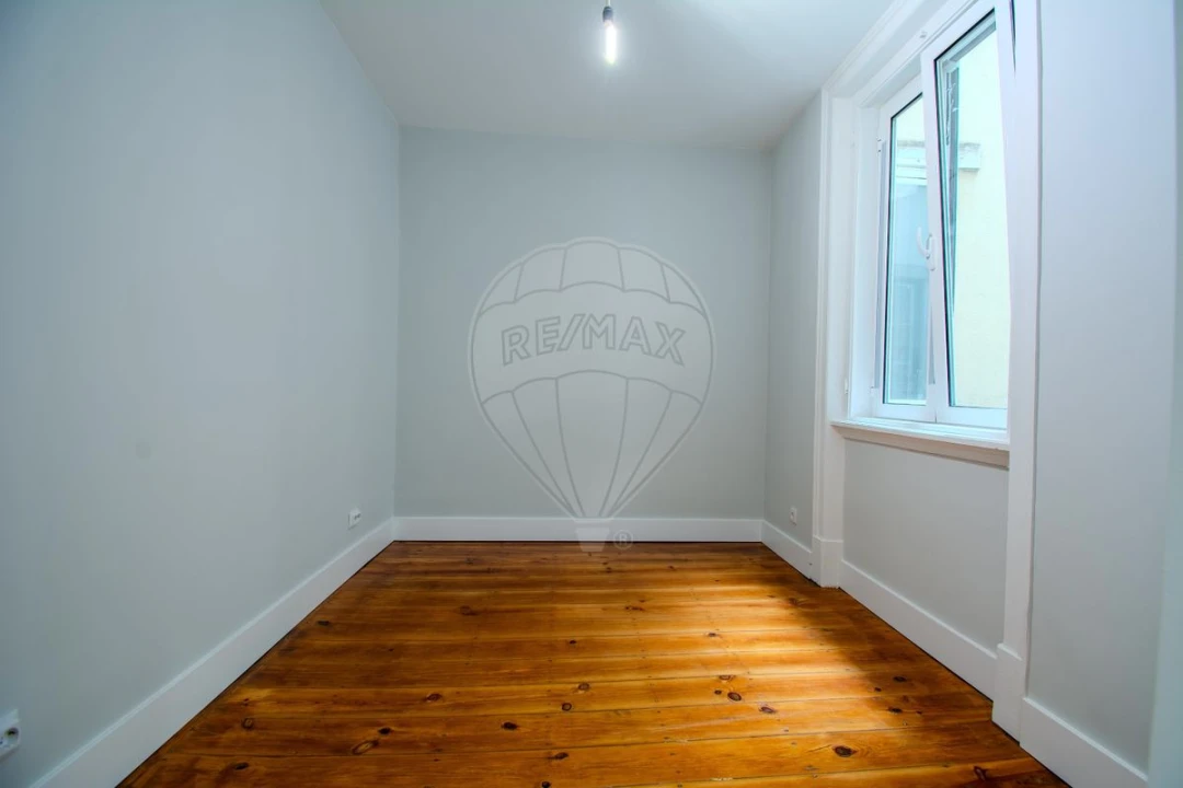 Apartamento T3 para Venda em Santo António Foto 19