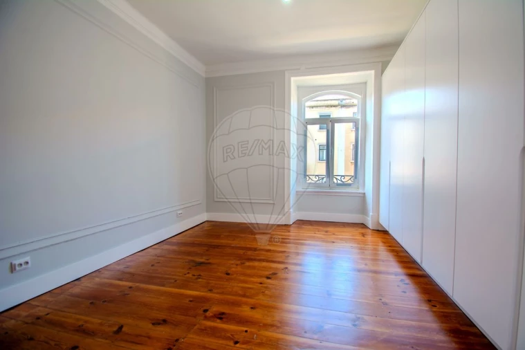 Apartamento T3 para Venda em Santo António Foto 6