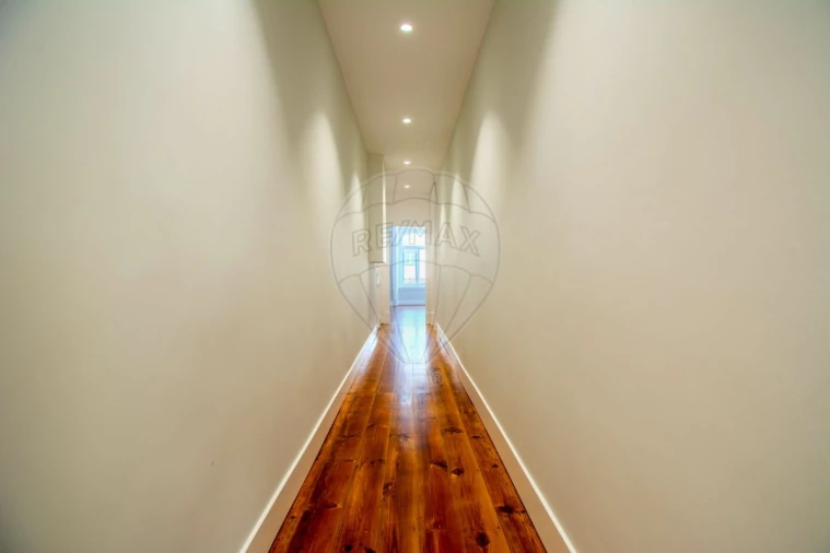 Apartamento T3 para Venda em Santo António Foto 14