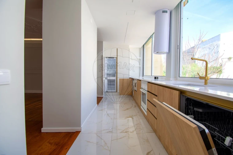 Apartamento T3 para Venda em Santo António Foto 22