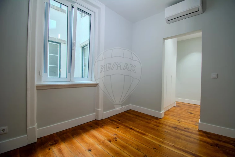 Apartamento T3 para Venda em Santo António Foto 18