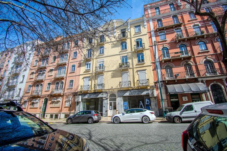 Apartamento T3 para Venda em Santo António Foto 38