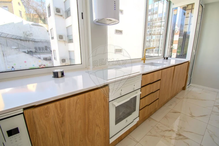 Apartamento T3 para Venda em Santo António Foto 34