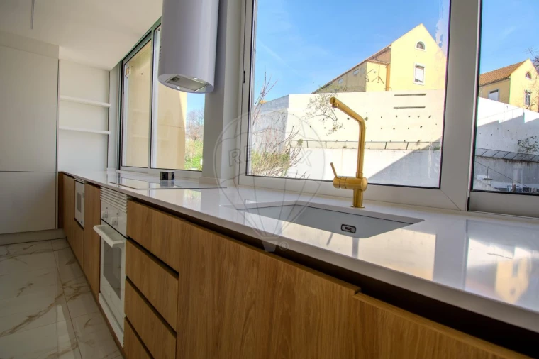 Apartamento T3 para Venda em Santo António Foto 28