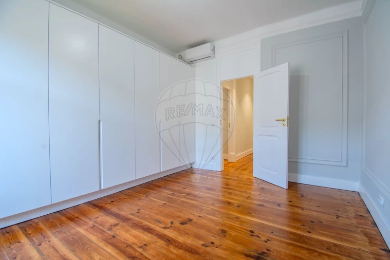 Apartamento T3 para Venda em Santo António Foto 8