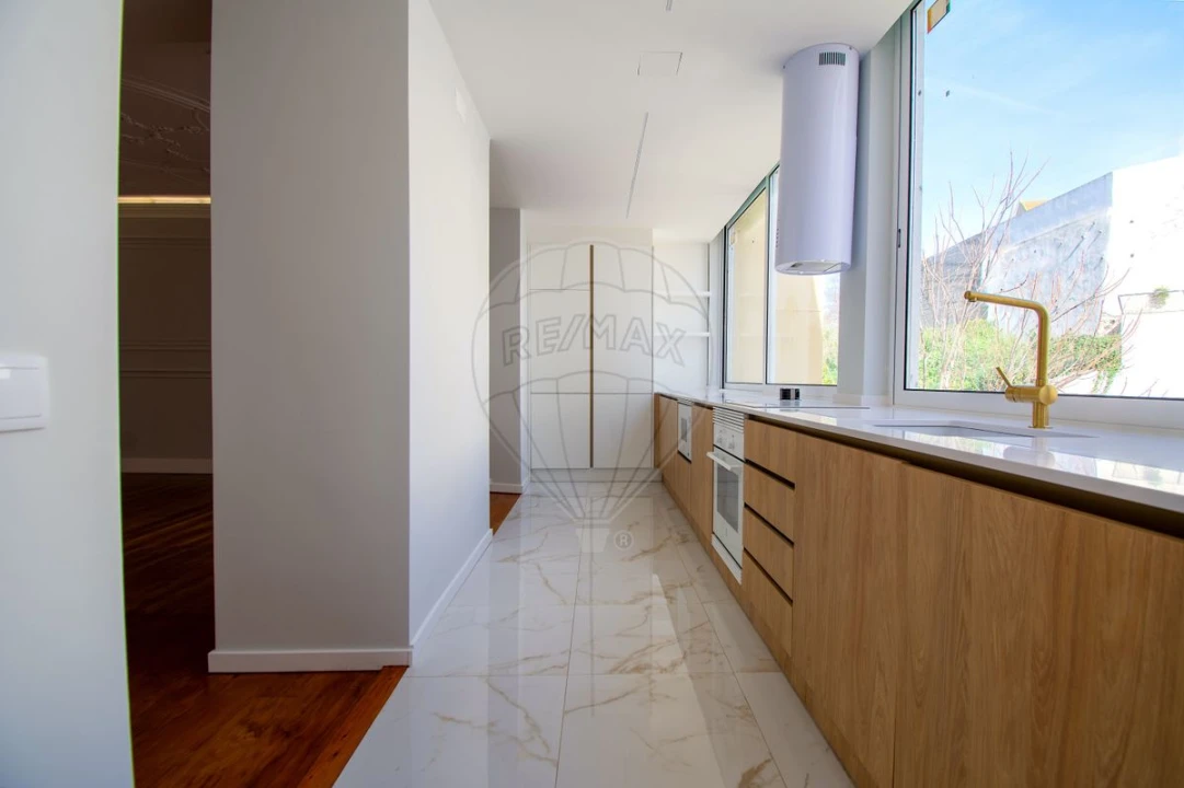 Apartamento T3 para Venda em Santo António Foto 27