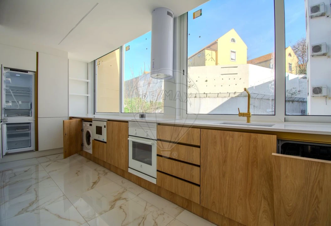 Apartamento T3 para Venda em Santo António Foto 29