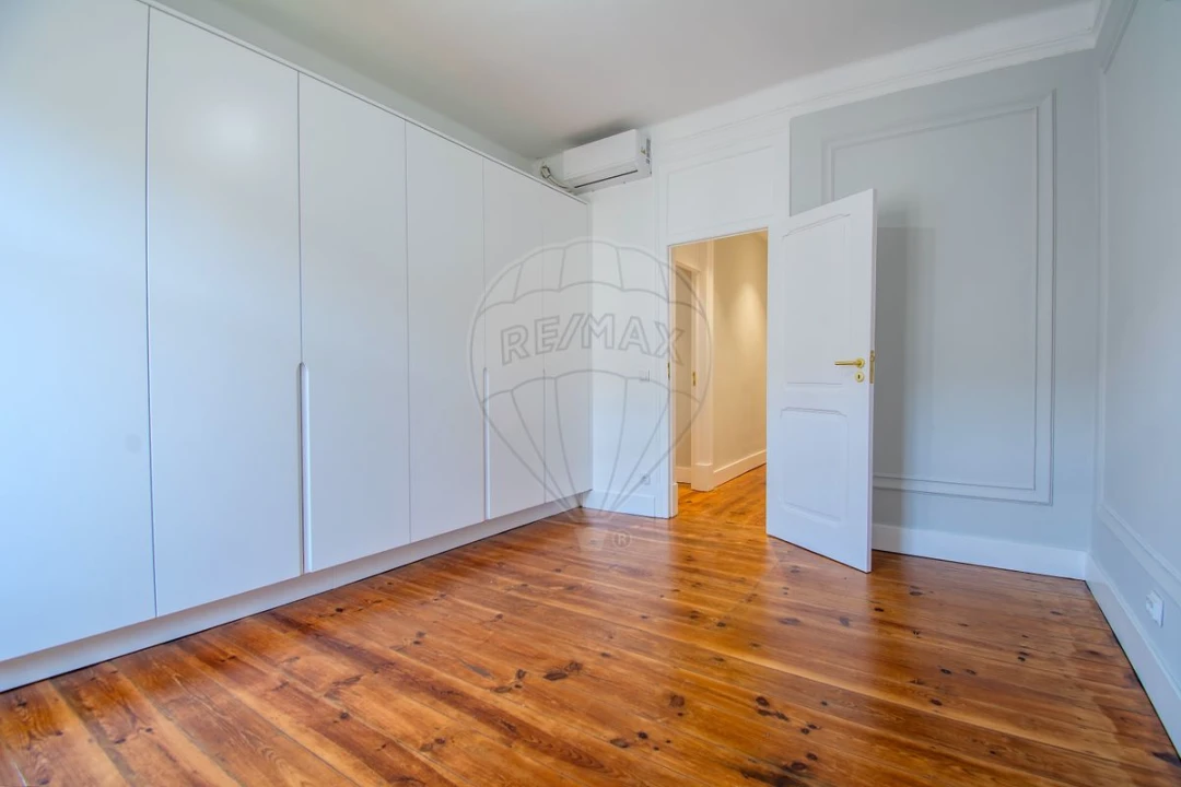 Apartamento T3 para Venda em Santo António Foto 8