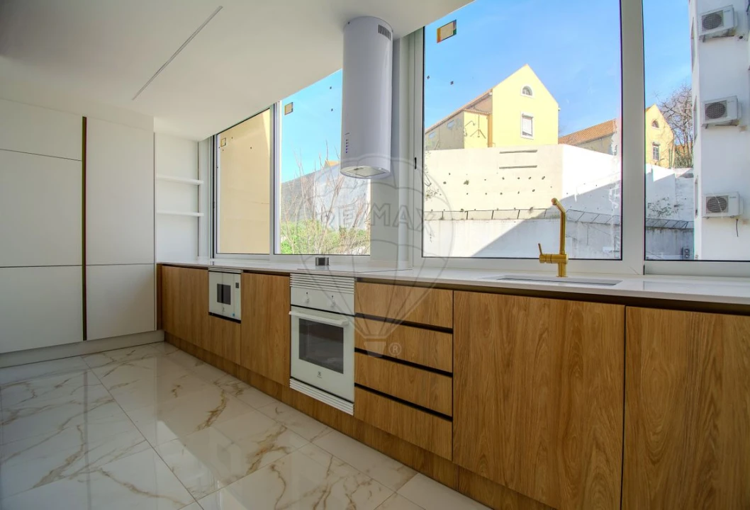 Apartamento T3 para Venda em Santo António Foto 31