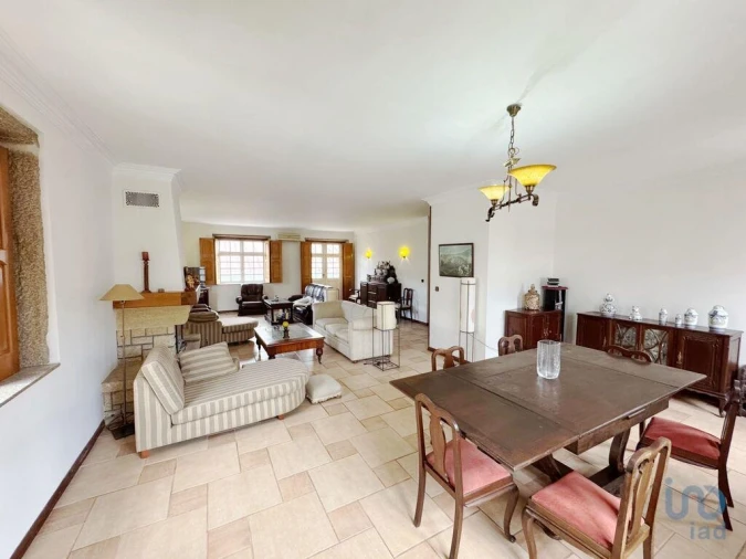 Apartamento T4 para Venda em Vila e Roussas Foto 2