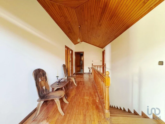 Apartamento T4 para Venda em Vila e Roussas Foto 10