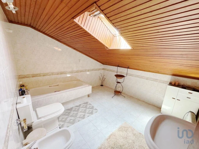 Apartamento T4 para Venda em Vila e Roussas Foto 14