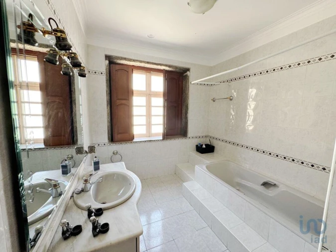 Apartamento T4 para Venda em Vila e Roussas Foto 6