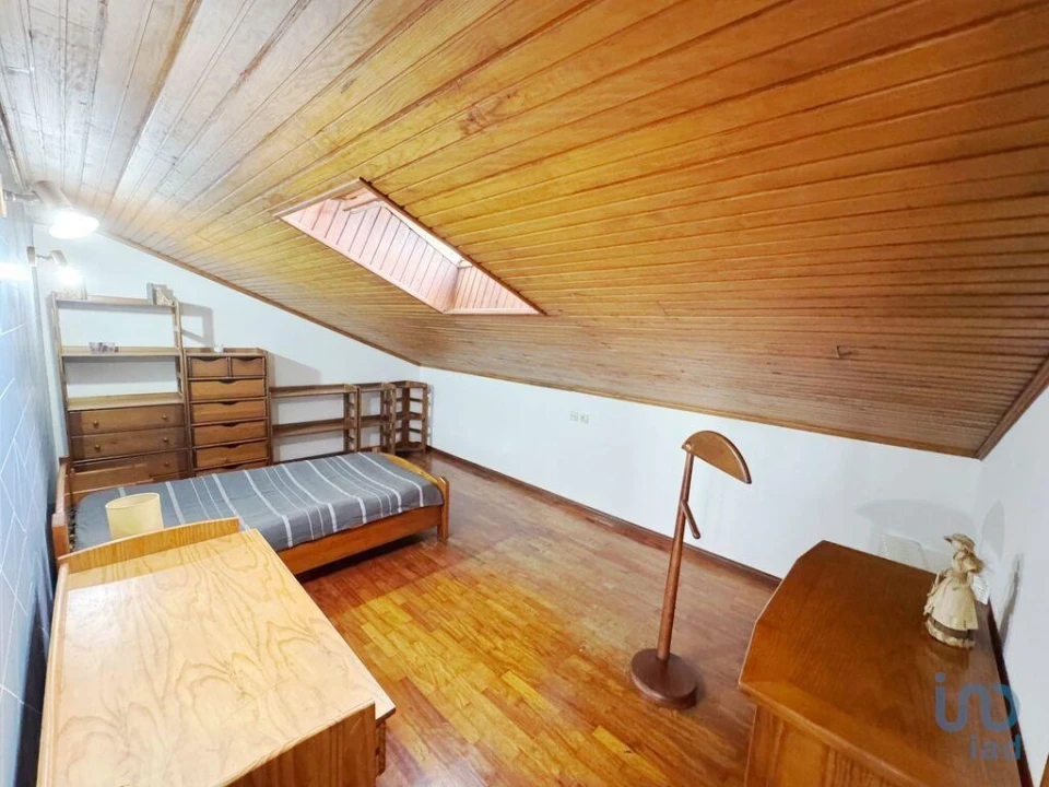 Apartamento T4 para Venda em Vila e Roussas Foto 13