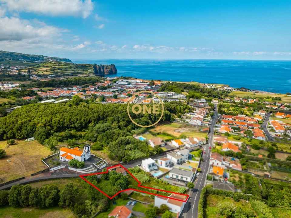 Moradia T3 para Venda em Capelas Foto 2