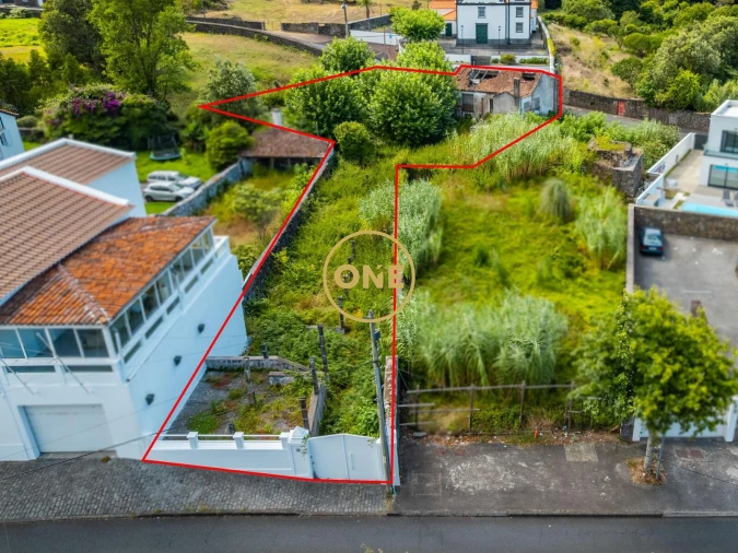 Moradia T3 para Venda em Capelas Foto 5