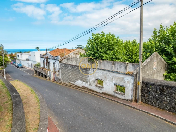 Moradia T3 para Venda em Capelas Foto 10