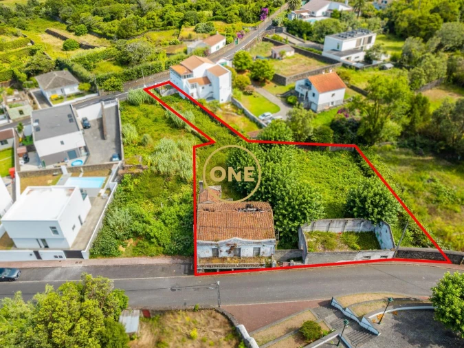 Moradia T3 para Venda em Capelas Foto 8