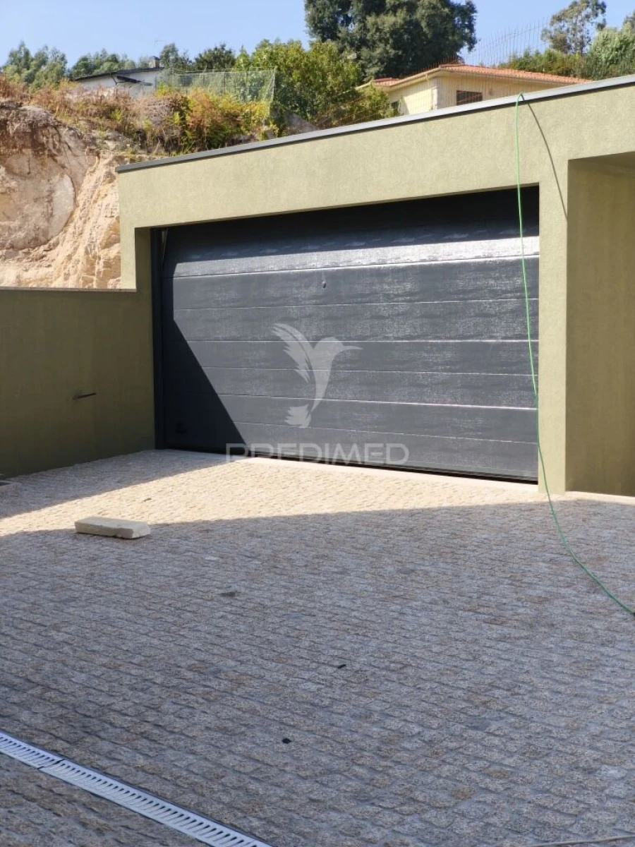 Moradia T3 para Venda em Oliveira (Santa Maria) Foto 13