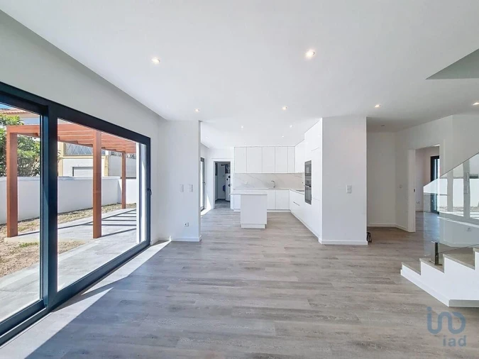 Moradia T4 para Venda em Silveira Foto 3