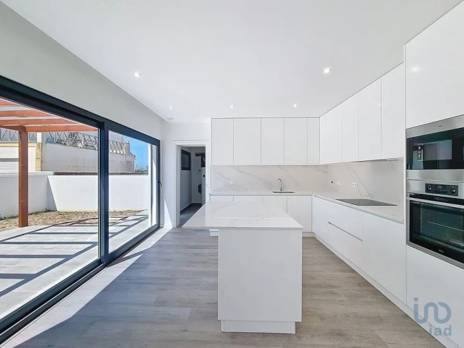 Moradia T4 para Venda em Silveira Foto 9