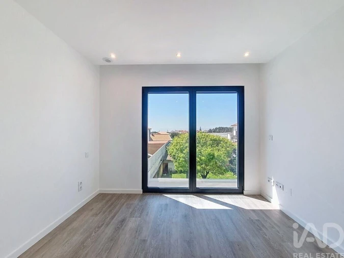 Moradia T4 para Venda em Silveira Foto 16