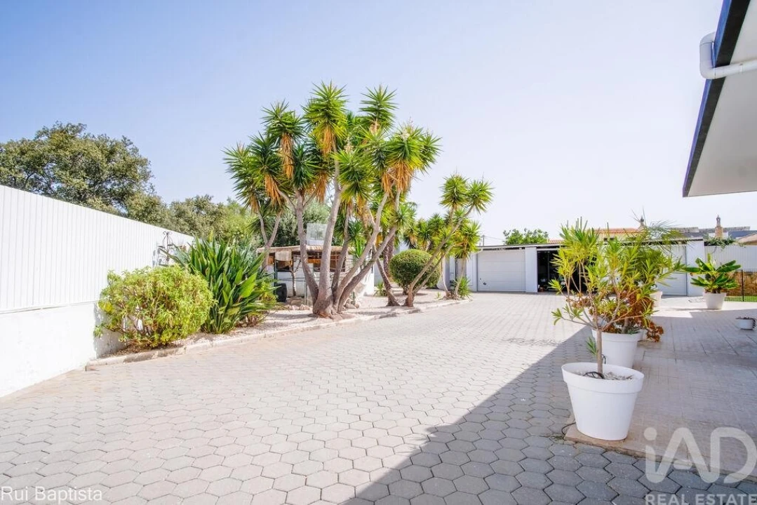 Moradia T4 para Venda em Mexilhoeira Grande Foto 27