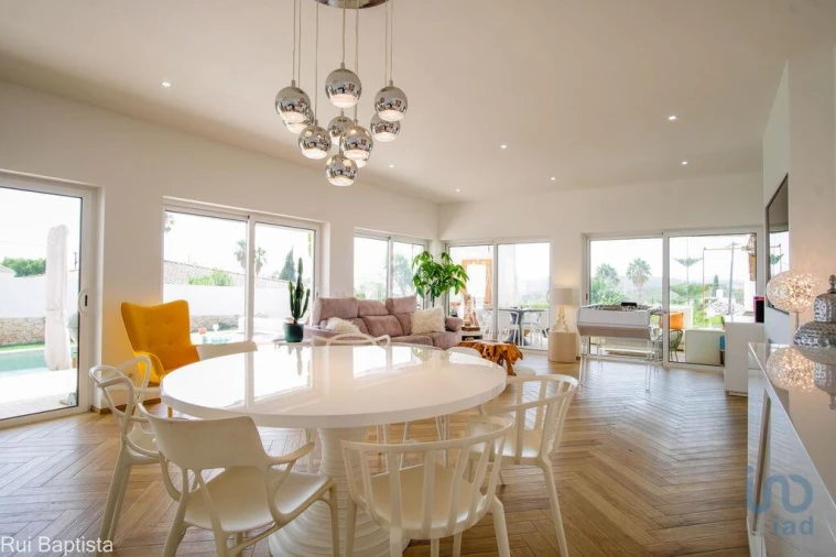 Moradia T4 para Venda em Mexilhoeira Grande Foto 11