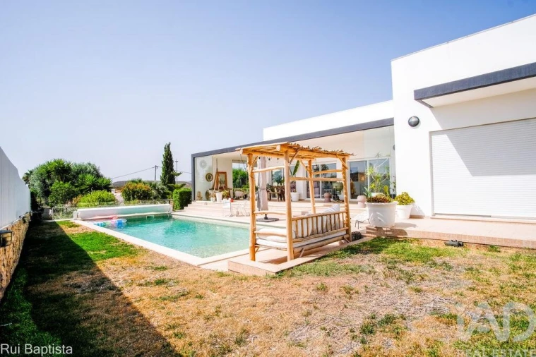 Moradia T4 para Venda em Mexilhoeira Grande Foto 24