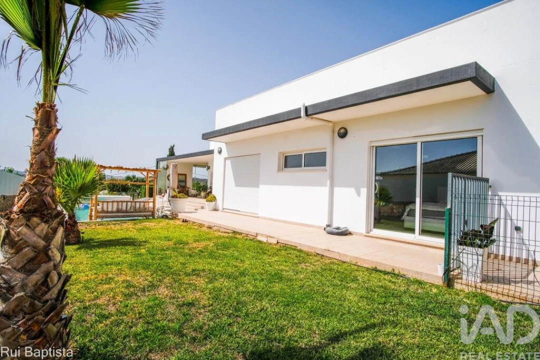 Moradia T4 para Venda em Mexilhoeira Grande Foto 22