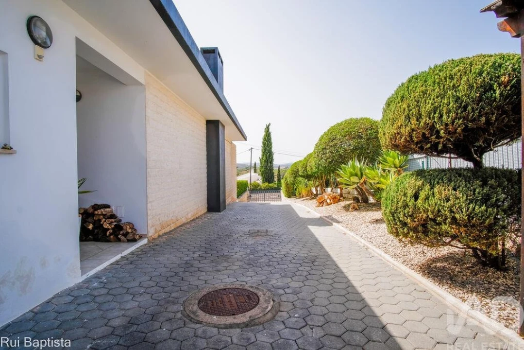 Moradia T4 para Venda em Mexilhoeira Grande Foto 26
